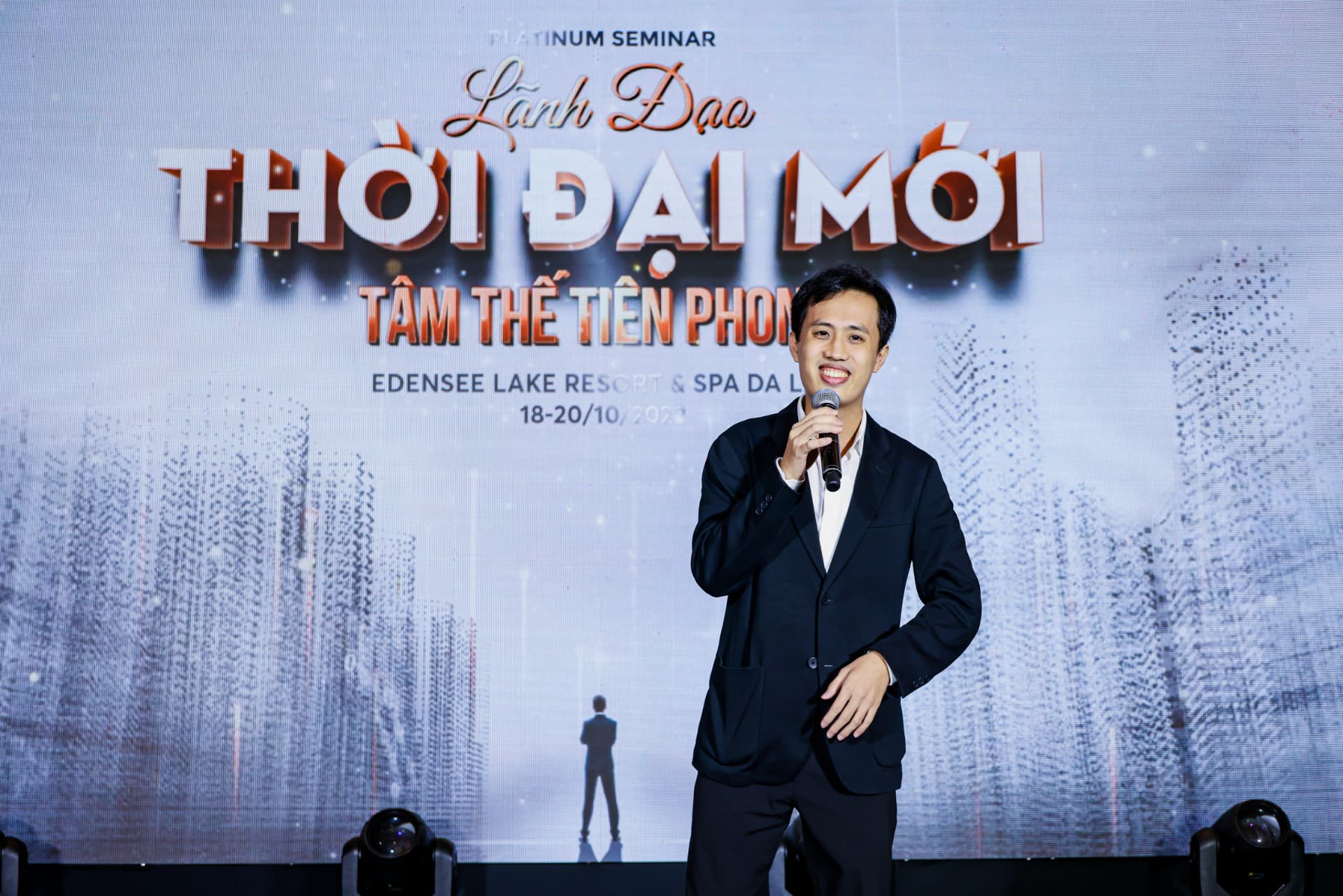 Alex Phuong hosting a seminar