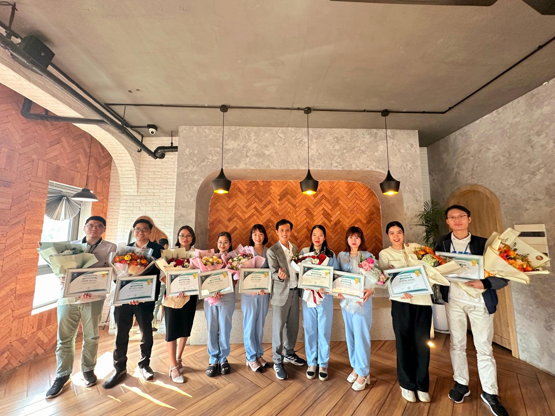 Học viên khóa học trong ngày tốt nghiệp